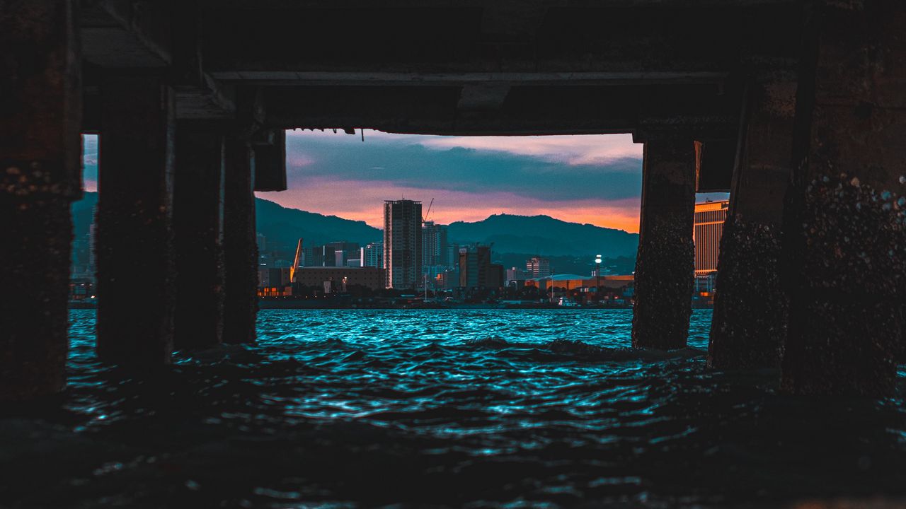 Обои город, здания, вода, вид