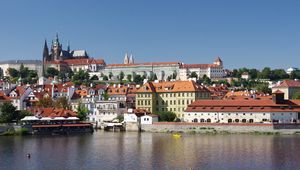 Превью обои город, здания, замок, архитектура, пристань, вода