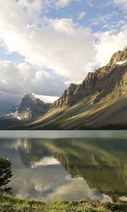 Превью обои горы, берег, дерево, озеро, канада, отражение, зеркало
