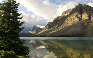 Превью обои горы, берег, дерево, озеро, канада, отражение, зеркало