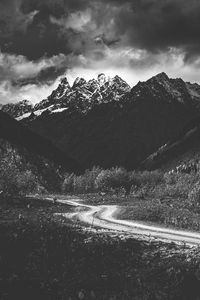Превью обои горы, чб, снег, заснеженный, дорога