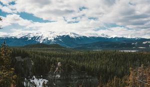 Превью обои горы, деревья, даль, снег, облака