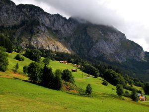 Превью обои горы, долина, деревья, домики, пейзаж