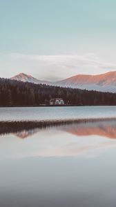 Превью обои горы, дом, озеро, отражение