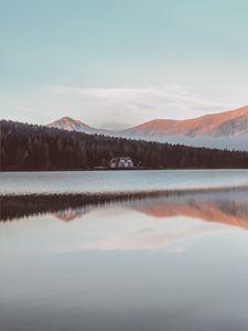 Превью обои горы, дом, озеро, отражение