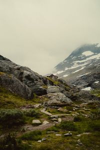 Превью обои горы, домик, зелень, пейзаж