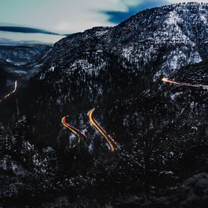 Превью обои горы, дорога, свет, снежный, вершина