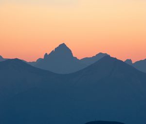 Превью обои горы, холмы, очертания, сумерки, полумрак