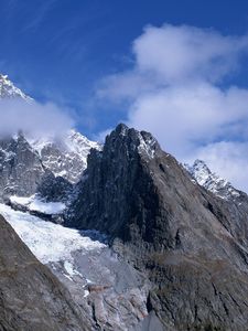 Превью обои горы, камни, острые, серый, белый, голубой