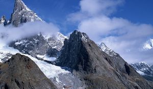 Превью обои горы, камни, острые, серый, белый, голубой