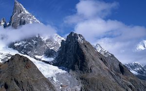 Превью обои горы, камни, острые, серый, белый, голубой