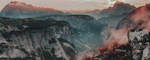 Превью обои горы, камни, трава, доломиты, италия