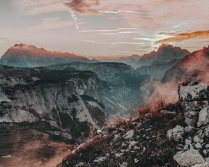 Превью обои горы, камни, трава, доломиты, италия