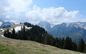 Превью обои горы, лес, деревья, облака, небо, природа