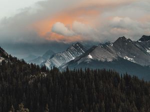 Превью обои горы, лес, облака, горный хребет, пейзаж