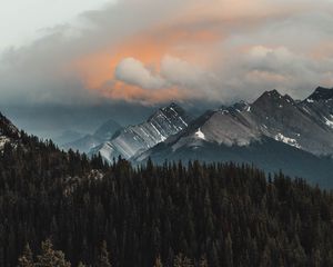 Превью обои горы, лес, облака, горный хребет, пейзаж