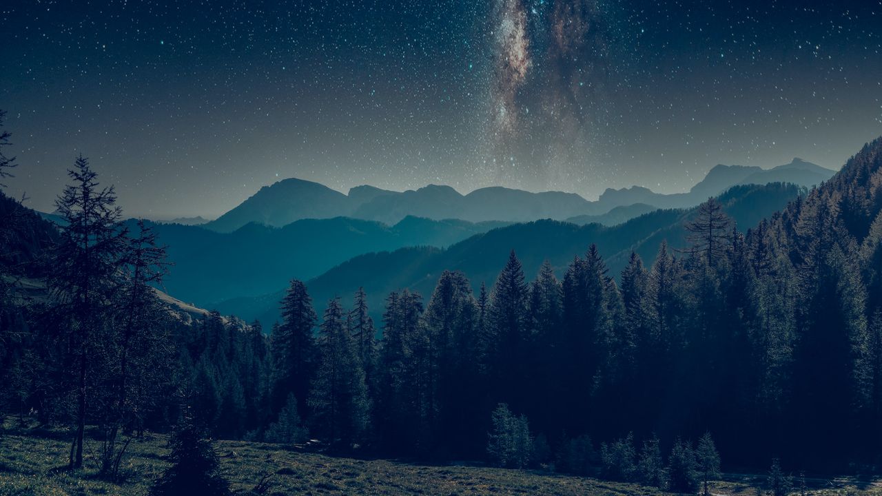 Обои горы, лес, звездное небо, пейзаж, ночь