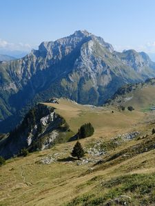 Превью обои горы, луг, зелень, природа, вид сверху, пейзаж