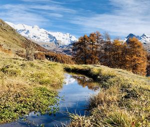 Превью обои горы, лужа, деревья, трава, пейзаж, природа