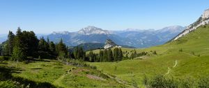 Превью обои горы, лужайка, деревья, трава, природа