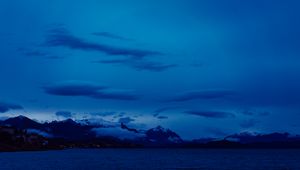 Превью обои горы, море, небо, ночь, облака