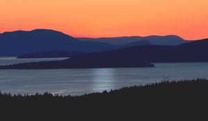 Превью обои горы, море, небо, закат, берег, луна