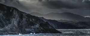 Превью обои горы, море, облака, темный, природа