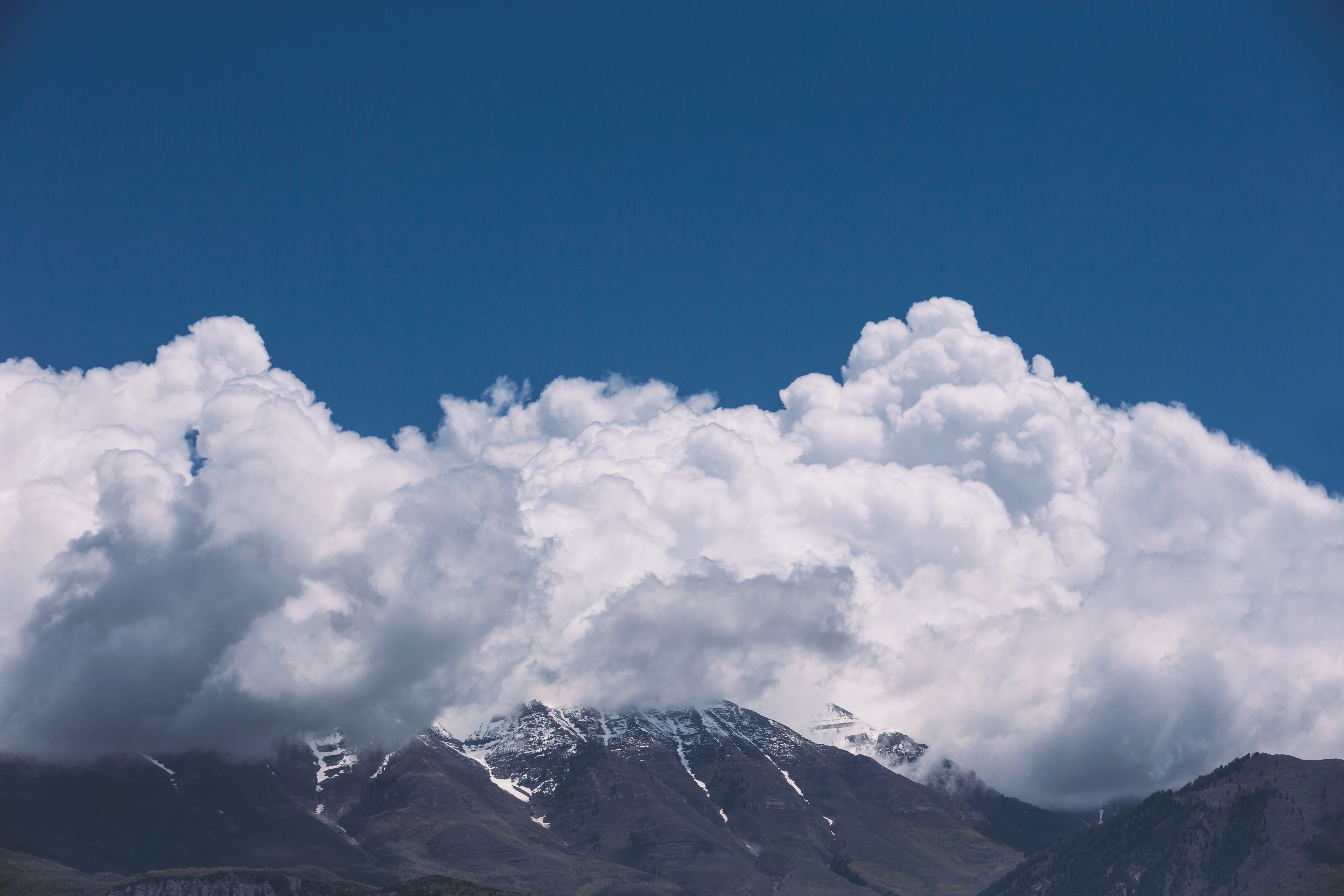 Ms1 g cloud by. Облака. Горы в облаках. Снеговые тучи. Облака над горами.