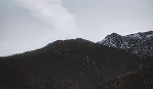 Превью обои горы, облака, небо, пик, деревья