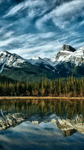 Превью обои горы, отражение, лес, канада, цвета