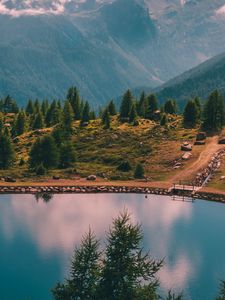 Превью обои горы, озеро, деревья, берег, пейзаж, вид сверху