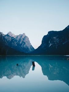 Превью обои горы, озеро, пейзаж, берег, вода