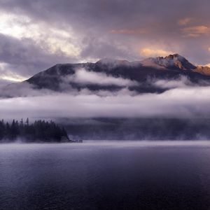 Превью обои горы, озеро, туман, облака, вершины, квинстаун, новая зеландия