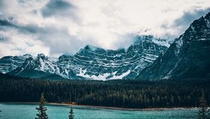 Превью обои горы, озеро, вершины, деревья