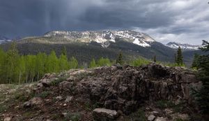 Превью обои горы, пейзаж, лес, деревья, камни