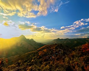 Превью обои горы, пейзаж, лучи, небо, природа