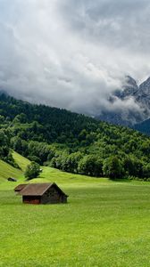 Превью обои горы, равнина, домики, облака, дым, небо