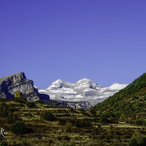 Превью обои горы, рельеф, деревья, кусты, пейзаж, природа