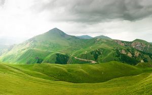 Превью обои горы, рельеф, зеленый, пасмурно