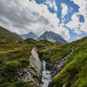 Превью обои горы, ручей, камни, трава, рельеф