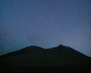 Превью обои горы, силуэты, звезды, ночь, темный