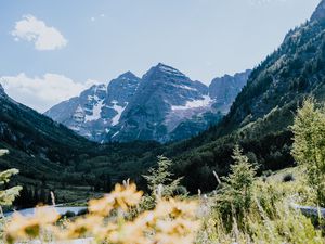 Превью обои горы, скалы, деревья, растительность, пейзаж