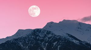 Превью обои горы, скалы, луна, снег, заснеженный, розовый