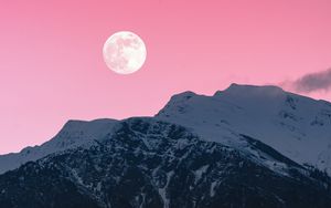 Превью обои горы, скалы, луна, снег, заснеженный, розовый