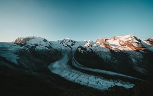 Превью обои горы, скалы, снег, заснеженный, рельеф, небо