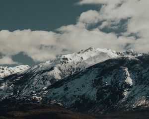 Превью обои горы, скалы, снег, заснеженный, вершины, небо