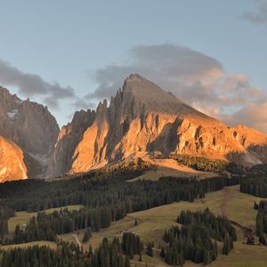 Превью обои горы, скалы, тени, деревья, долина