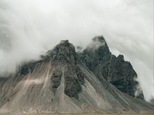 Превью обои горы, скалы, туман, облако, трава