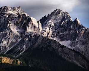 Превью обои горы, скалы, вершина, склон, лес