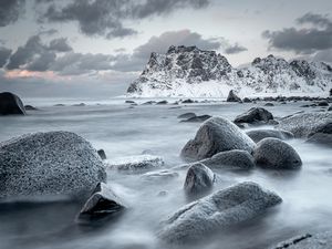 Превью обои горы, скалы, вода, снег, море, берег